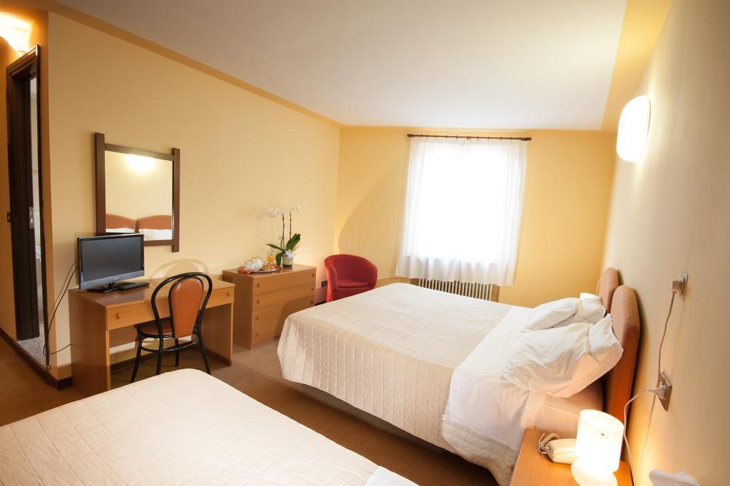 Hotel San Marco Bedonia Стая снимка